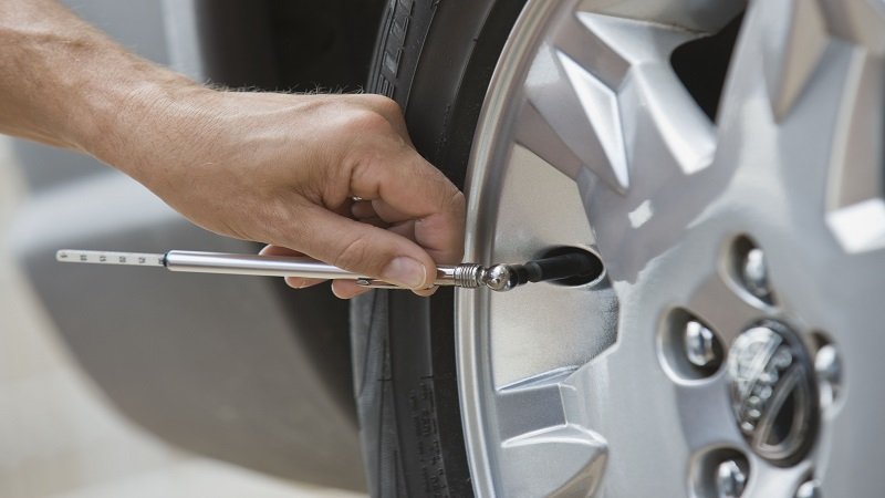 how to check tire pressure - www.aboutyourtires.com